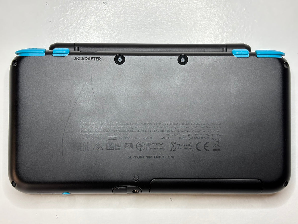 New Nintendo 2DS XL Black + Turquoise w/ Aftermarket Charger (Nintendo 3DS)