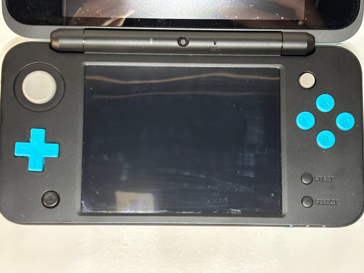 New Nintendo 2DS XL Black + Turquoise w/ Aftermarket Charger (Nintendo 3DS)