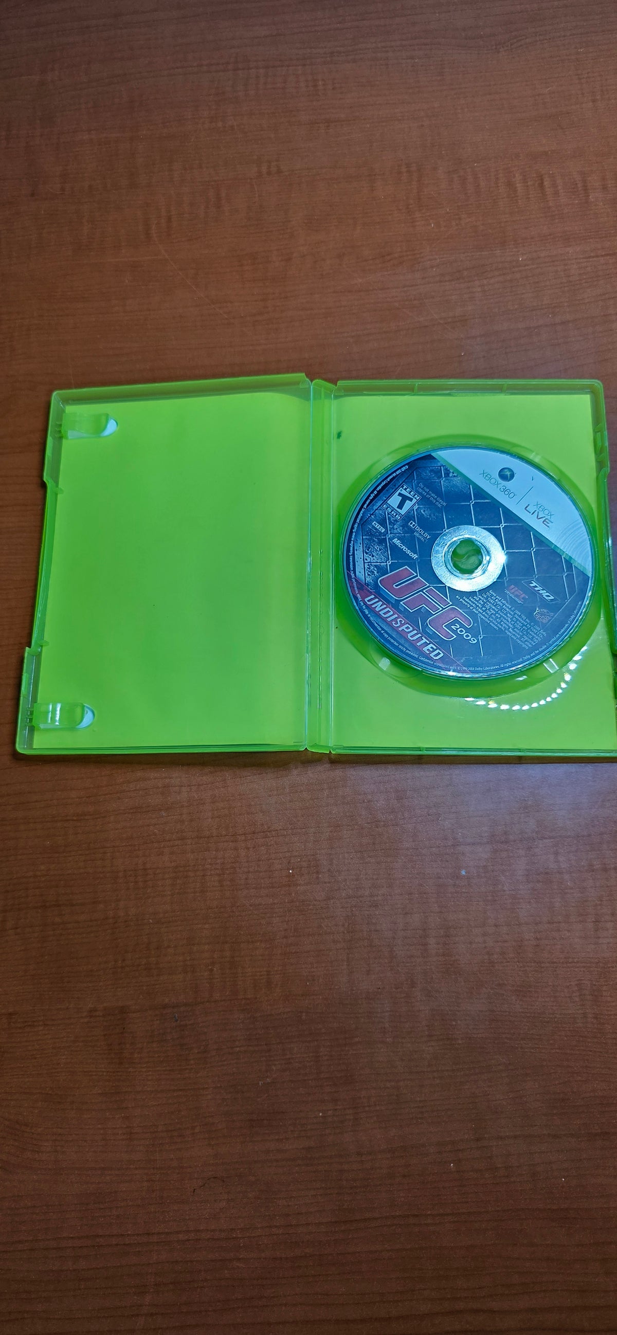 UFC 2009 Undisputed (Xbox 360)(damaged)
