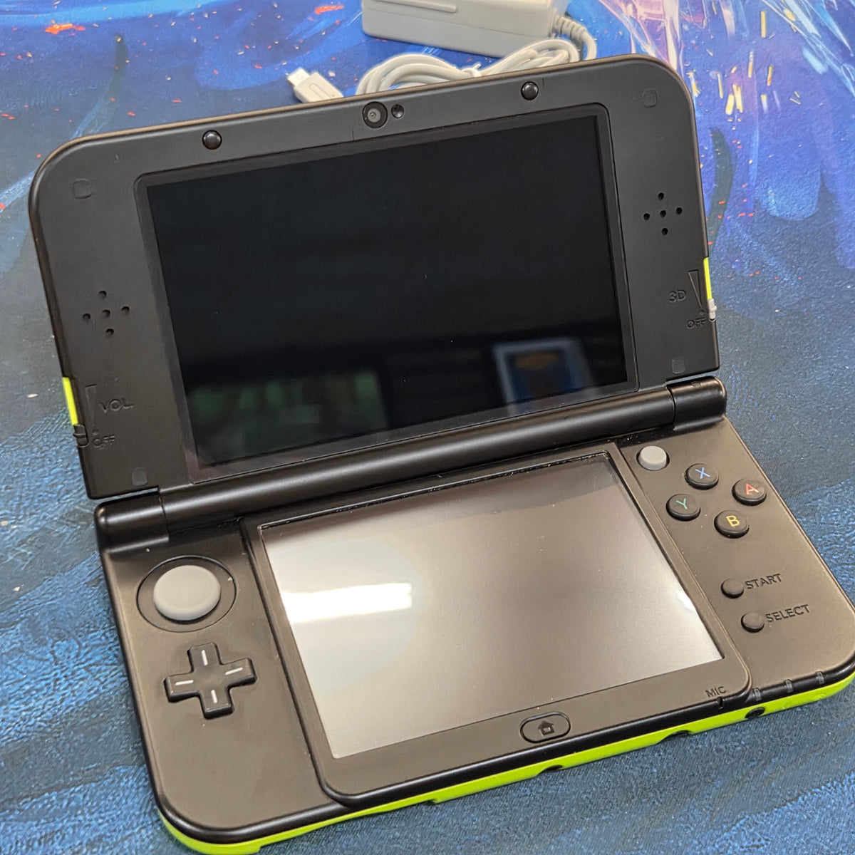 "New" Nintendo 3DS XL - Lime Green w/charger