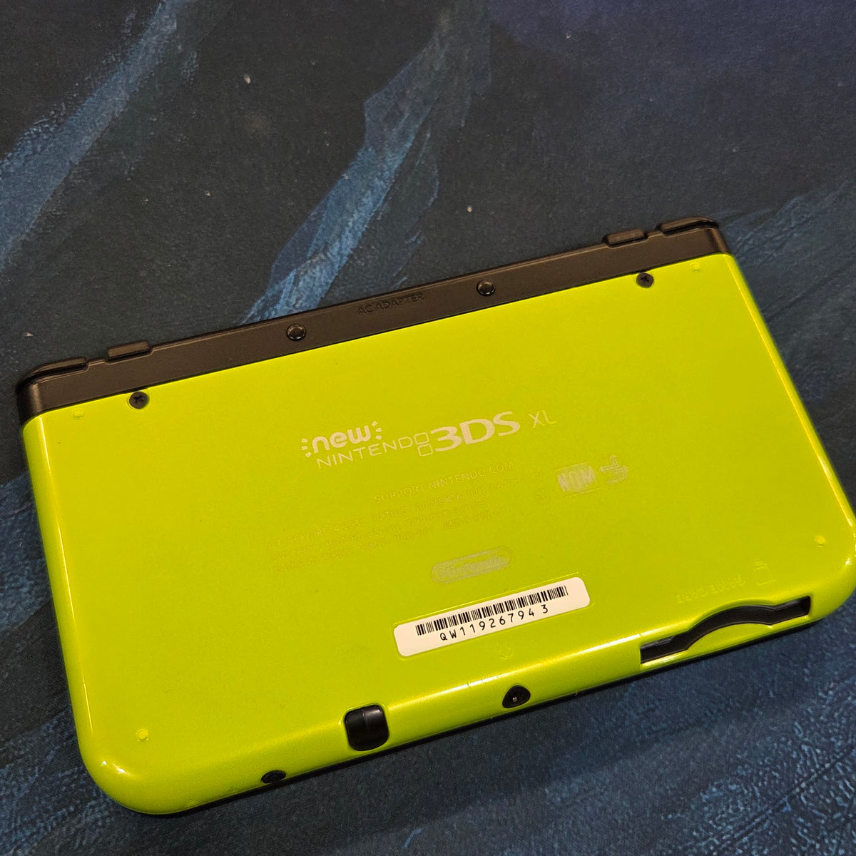 "New" Nintendo 3DS XL - Lime Green w/charger